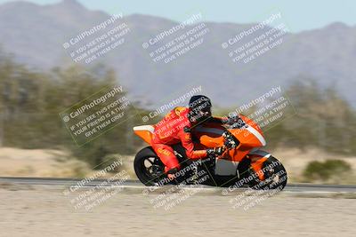 media/Dec-01-2025-Moto Forza (Mon) [[2daa91e15f]]/3-Beginner Group/Session 2 (Turn 7 Inside Pans)/